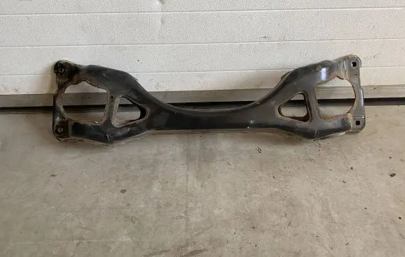 Volkswagen Touareg I Rear subframe 