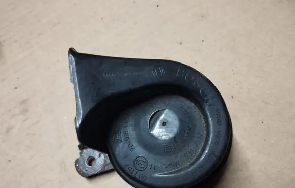 Chrysler Sebring (JS) Horn signal 3881157