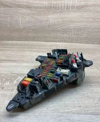 BMW 5 E60 E61 Fuse module 6906588 690658807