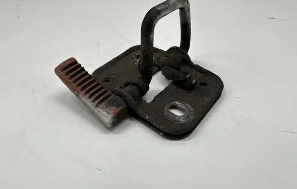 Volkswagen Jetta VI Engine bonnet/hood lock/latch loop/hook 