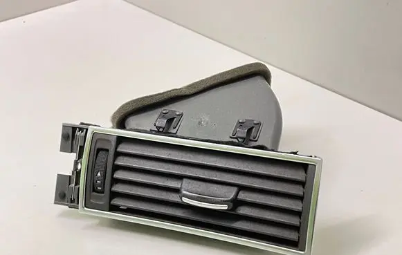 Audi A6 S6 C6 4F Dashboard side air vent grill/cover trim 4F1820902B