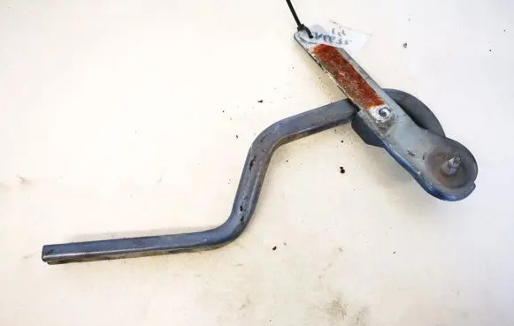 Chrysler Voyager Tailgate/trunk/boot hinge