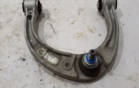 Mercedes-Benz GLE W167 Front lower control arm/wishbone A1673301000