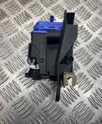 Audi A3 S3 8L Rear door lock 8D0839016A