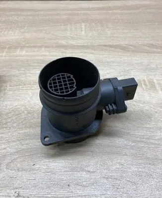 Volkswagen Polo Mass air flow meter 038906461B 0281002531