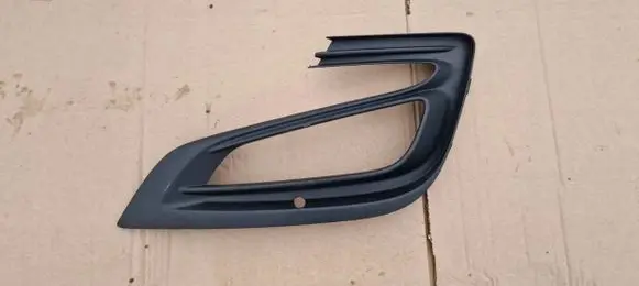 Opel Mokka X Front fog light trim/grill 42491764