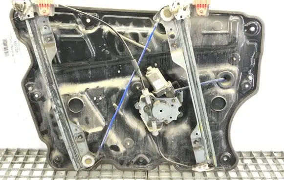 Nissan Altima Front door window regulator with motor 807308J105