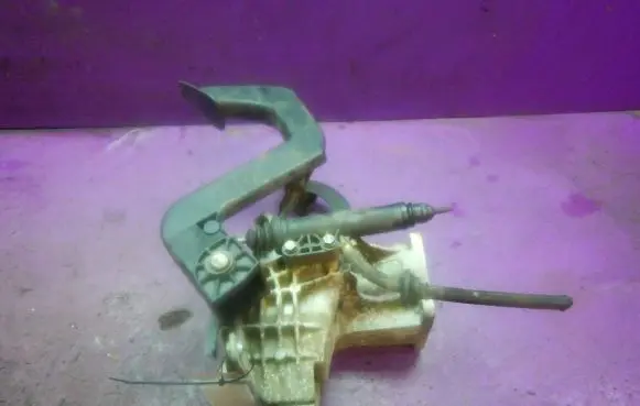 Volkswagen PASSAT B5.5 Pedal assembly 