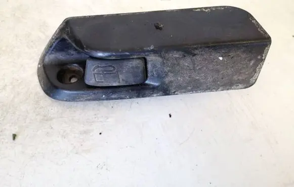 Toyota Verso Fuel tank opening switch 