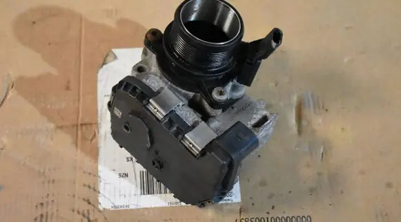 Porsche Panamera (971) Throttle valve