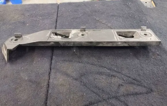Volkswagen Golf IV Front bumper mounting bracket 1K0807183A