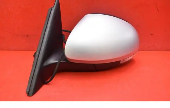 Skoda Yeti (5L) Front door electric wing mirror 5L0857933