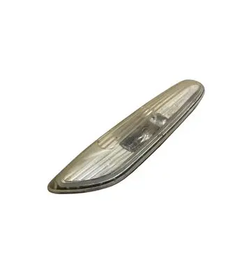 Front fender indicator light
