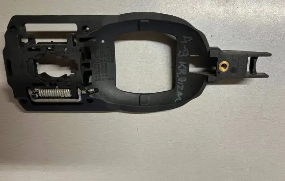 Audi A2 Front door exterior handle 8Z0837885B 8Z2837885A 8Z0837886B