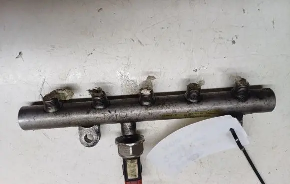 Ford Focus C-MAX Fuel main line pipe 9645689580 20012322 5WS40041