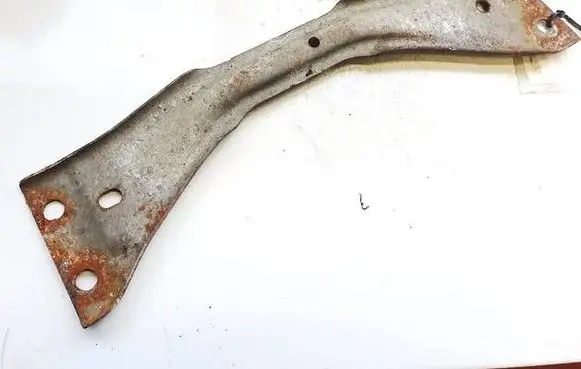 Volkswagen PASSAT CC Engine mounting bracket 