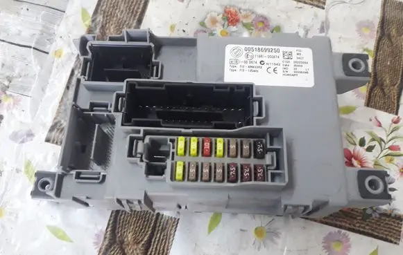 Fiat Punto (199) Fuse box set 00518699250