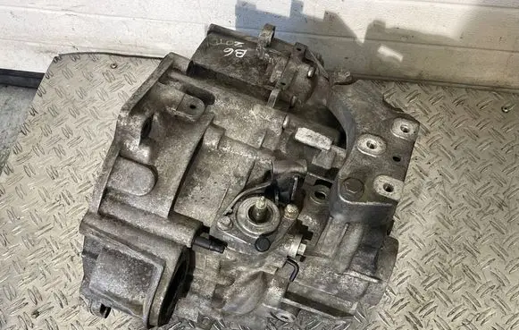 Volkswagen PASSAT B6 Manual 6 speed gearbox KDN