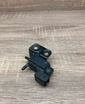 BMW 3 E90 E91 Turbo solenoid valve 1742712 72234100