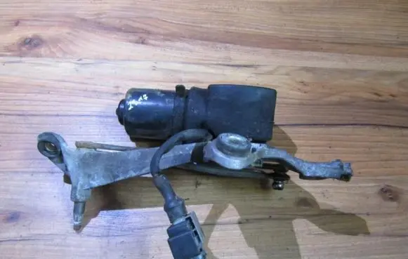 Renault Laguna I Wiper motor
