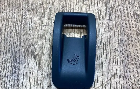Volkswagen Touareg II ISOFIX cover 7P6887233A