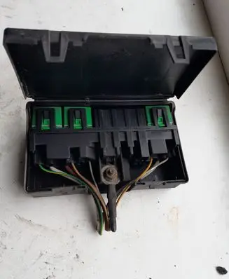 Peugeot 607 Fuse module 97086100