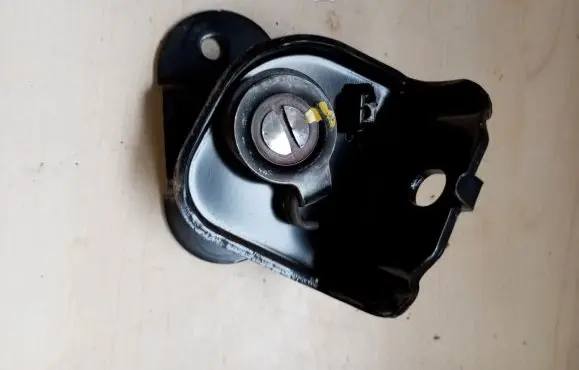 KIA Sportage Seat back rest lock catch 
