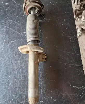 Volkswagen Touran I Front shock absorber/damper