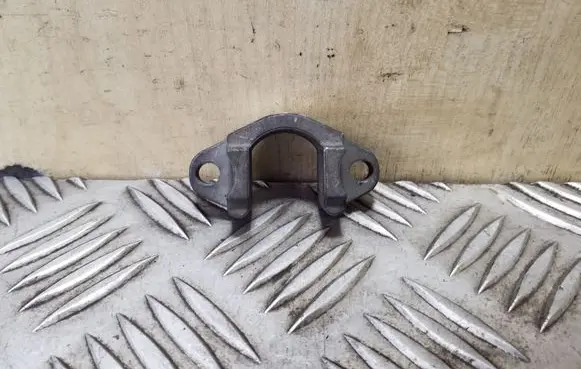 BMW 3 E90 E91 Fuel Injector clamp holder
