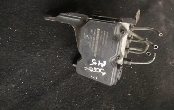 KIA Sorento ABS Pump 589102P970