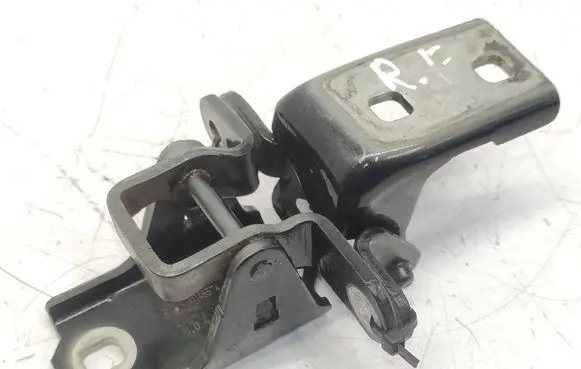 Opel Insignia A Front door lower hinge A046574 130149 13228959