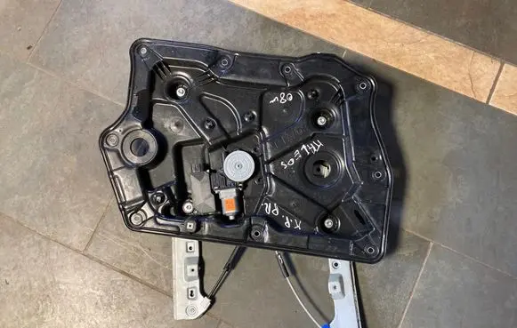 Renault Koleos I Front door window regulator with motor 80751JY00A 80123 WR07088