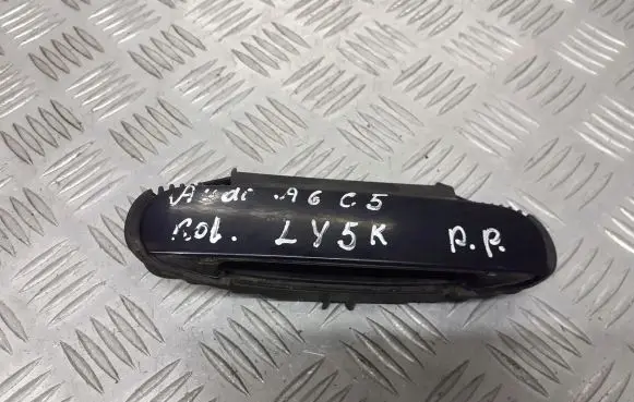 Audi A6 S6 C5 4B Front door exterior handle/bracket 4B0839685