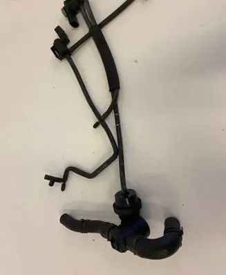 Volkswagen Touareg II Vacuum line/pipe/hose 7P0133798C 7P0133778