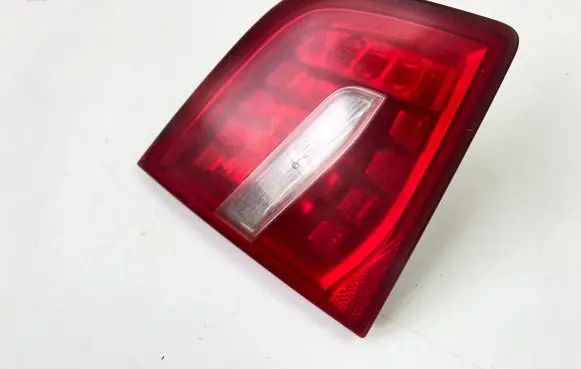 Audi A6 S6 C6 4F Tailgate rear/tail lights 4F5945093E