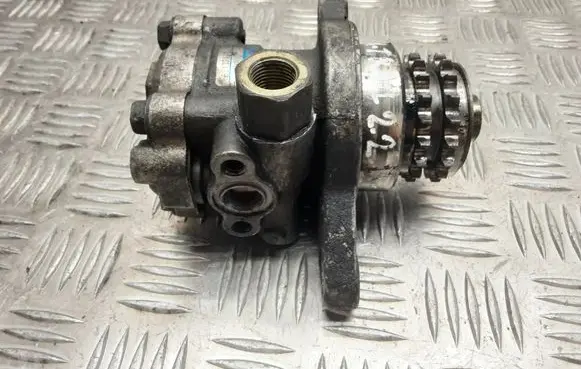 Nissan X-Trail T30 Power steering pump 8H800