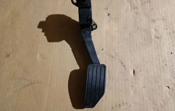 Subaru Outback (BT) Accelerator throttle pedal 36010AN02A