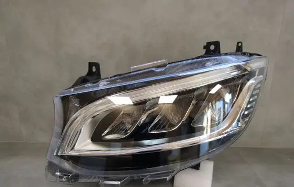 Mercedes-Benz Sprinter W907 W910 Headlight/headlamp A9109065700
