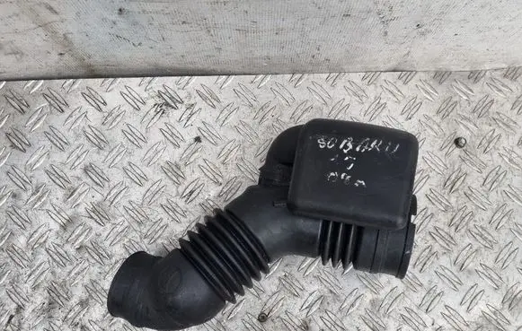 Subaru Impreza III Air intake duct part B033