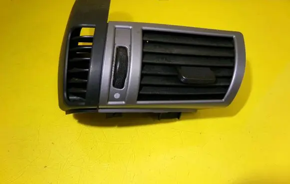 Fiat Stilo Dashboard side air vent grill/cover trim 1821920232 LS348201