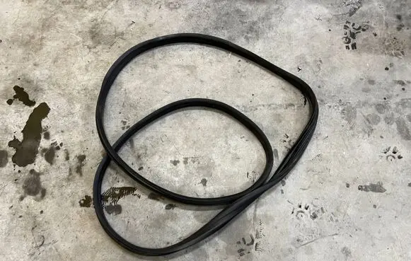 Dacia Dokker Front door rubber seal 