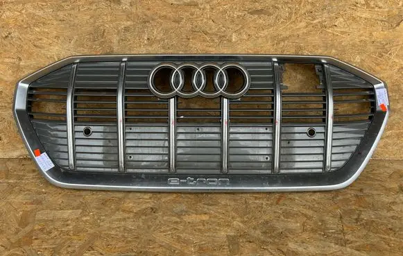 Audi e-tron Front bumper upper radiator grill 4KE853651 K25KT77