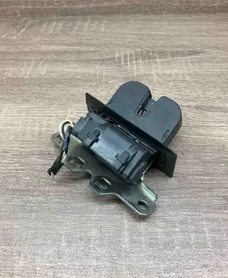 Opel Insignia A Tailgate/trunk/boot lock/catch/latch 13276273
