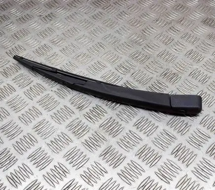 Rear wiper blade arm