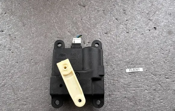 Nissan Patrol Y61 A/C air flow flap actuator/motor 277417J100