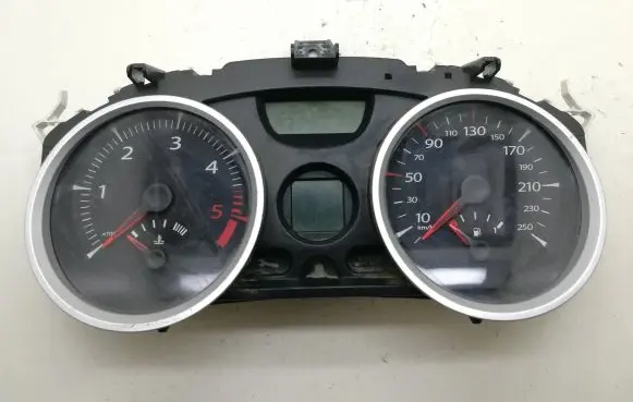 Renault Megane III Speedometer (instrument cluster) 8200720313