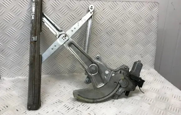 Suzuki SX4 Front door window regulator with motor 8356063J00