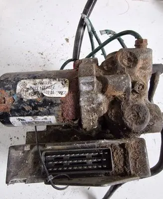 Renault Laguna I ABS Pump 7700824335B