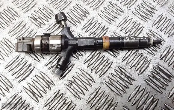Toyota Corolla Verso E121 Fuel injector 2367027030