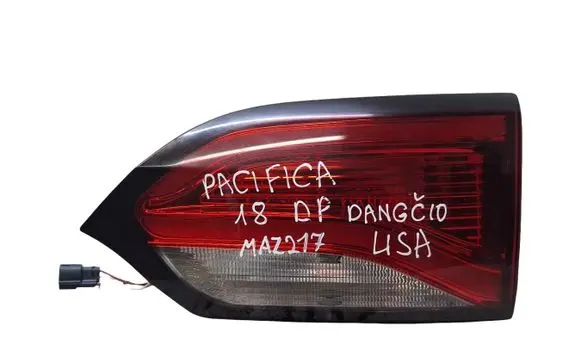 Chrysler Pacifica Tailgate rear/tail lights F00HTC409210 P6822894AE